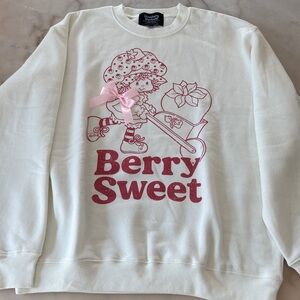 Strawberry Shortcake Sweatshirt Size Medium Cream Pink Red NWOT
